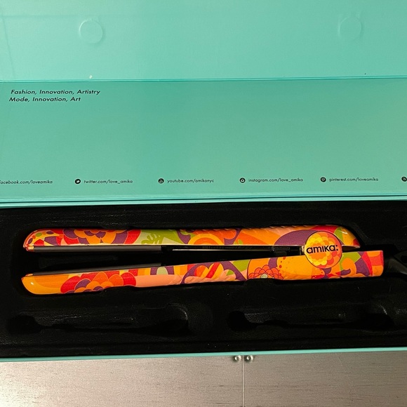 amika Other - Amika flat iron